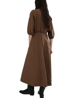 Robe longue en coton chocolat unie avec une coupe droite et un col rond