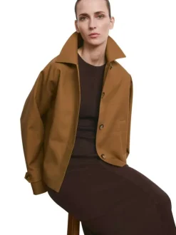 Robe longue en coton chocolat unie pourvue d'un col rond et d'une coupe ajustée