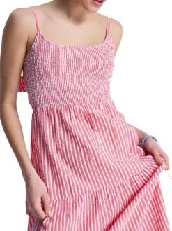 Robe longue en coton rose à coupe ample pourvue d'un col rond