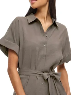 Robe longue grise uni avec un col chemise et des manches courtes