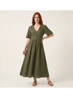 Robe longue kaki unie pourvue d'une coupe large et des manches courtes