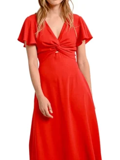 Robe longue manches courtes rouge unie à coupe droite avec un col v