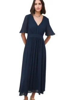 Robe longue marine unie avec une coupe cintrée et des manches courtes