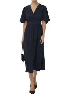 Robe longue marine unie pourvue d'une coupe cintrée avec une taille élastiquée