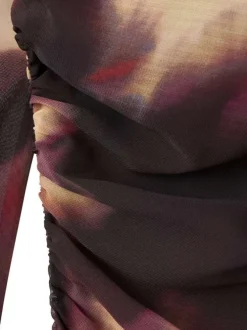 Robe longue multicolore en tulle à col rond ornée d'un motif floral abstrait