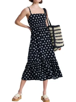 Robe longue noire à bretelles coupe évasée pourvue d'un col carré