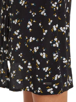 Robe longue noire liberty coupe ajustée avec un col v à bretelles