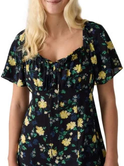 Robe longue noire à motif floral avec une coupe droite et des manches courtes