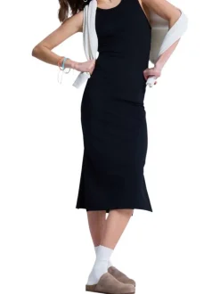 Robe longue noire sans manche coupe ajustée pourvue d'un col rond