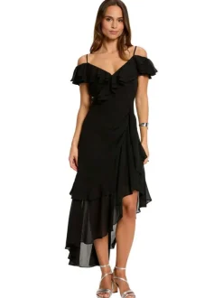 Robe longue noire unie pourvue d’une coupe asymétrique et d’un col en V
