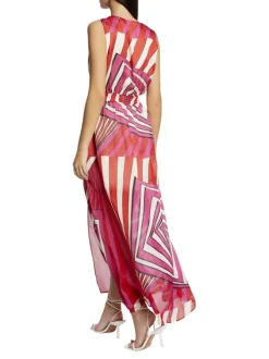 Robe longue rose avec imprimé géométrique et une coupe évasée
