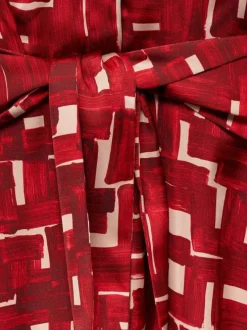 Robe longue rouge imprimée à coupe évasée avec col à revers et manches longues