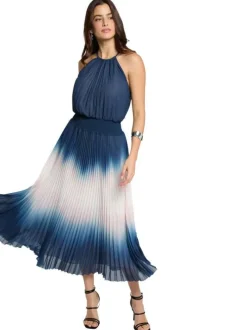 Robe longue sans manche marine coupe cintrée pourvue d'un col halter