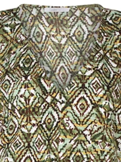 Robe longue verte avec des imprimés une coupe droite et un col v