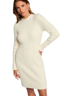 Robe mi-longue écrue en maille côtelée à poils doux et à coupe ajustée