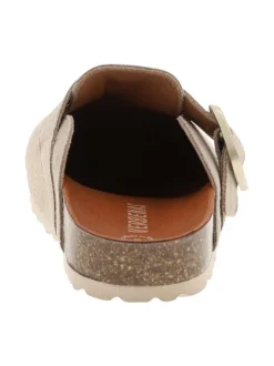 Sabots en cuir taupe avec un talon plat et une boucle à ardillon