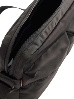Sac à bandoulière noir orné du nom de la marque et pourvu de multiples poches