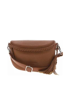 Sac à bandoulière camel forme banane orné du patch de la marque