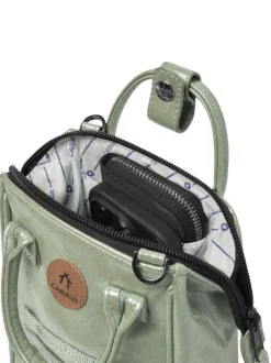 Sac à bandoulière vert uni avec une fermeture zippée et une petite pochette
