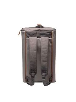 Sac gris clair uni zippé avec une petite poche avant et patch du logo iconique