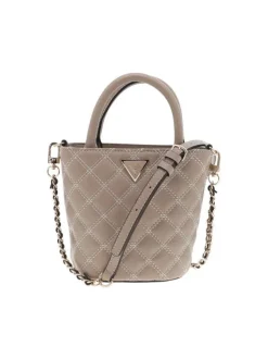 Sac à main beige matelassé pourvu d'une bandoulière en chaîne dorée