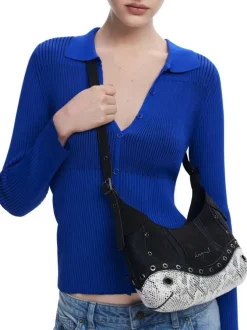 Sac à main noir pourvu d'un motif python et d'une bandoulière amovible