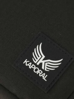 Sacoche carrée noire unie zippée avec un petit patch logo à l'avant