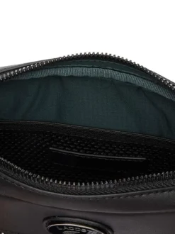 Sacoche en cuir de vache noire à motif embossé pourvue d'une bandoulière