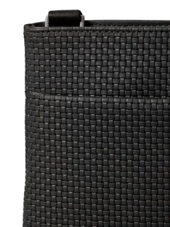 Sacoche noire unie avec une bandoulière et un revêtement en maille tressée