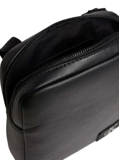 Sacoche Reporter aspect cuir noir à dos en mesh uni et bandoulière ajustable
