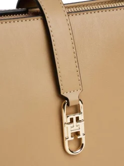 Sac porté épaule caramel uni avec fermeture aimantée et logo doré