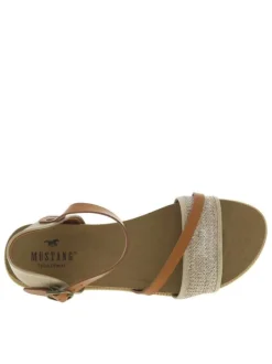 Sandales beiges et camel avec une sangle en raphia tressée et une semelle plate