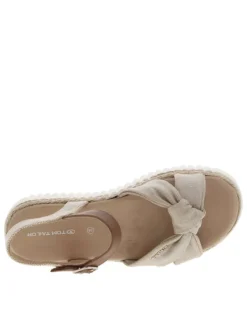 Sandales beiges et marrons avec une sangle nouée et à talon compensé bas