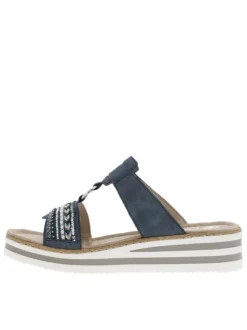 Sandales bleues avec des petites perles à l'avant et à talon compensé