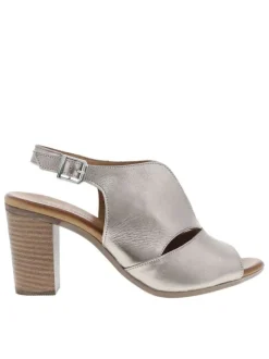 Sandales en cuir champagne satinées à boucle à ardillon et à talon décroché haut