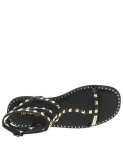 Sandales en cuir noires avec des clous dorés et à talon décroché bas