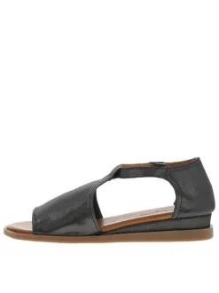 Sandales en cuir noires satinées fermées au talon et à boucle à ardillon