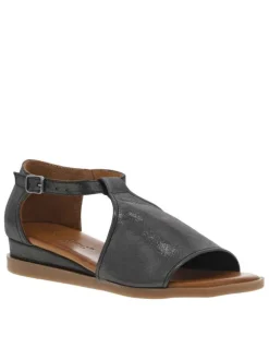 Sandales en cuir noires satinées fermées au talon et à boucle à ardillon
