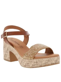 Sandales en cuir tan à talon décroché moyen avec une boucle à ardillon