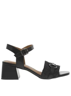 Sandales noires avec un bijou à l'avant et à talon décroché moyen