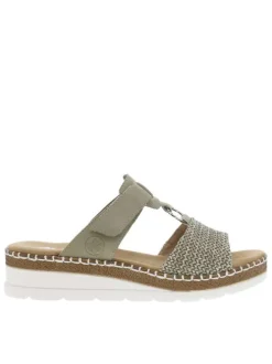 Sandales vertes claires avec une tige en tressage et à talon compensé bas