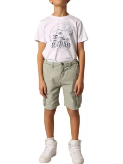 Short cargo en coton vert sauge uni à coupe regular fit avec des poches à rabat