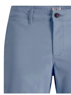 Short Chino bowie en coton bleu uni avec une coupe droite et un ourlet aux cuisses