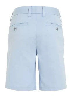 Short en coton ciel uni avec une coupe chino et poches arrières boutonnées