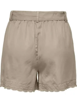 Short beige uni à coupe droite fluide avec une ceinture à nouer à la taille