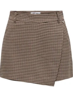Short brun pied de poule avec une coupe droite et des passants