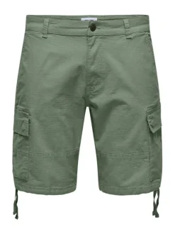 Short cargo en coton mélangé vert tilleul uni avec une coupe regular fit