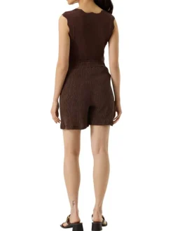 Short chino brun uni pourvu d'une coupe droite et d'une taille élastiquée