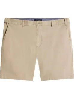 Short chino en coton beige uni pourvu de passants pour la ceinture