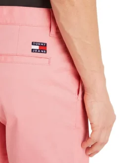 Short chino en coton biologique rose uni avec une coupe droite